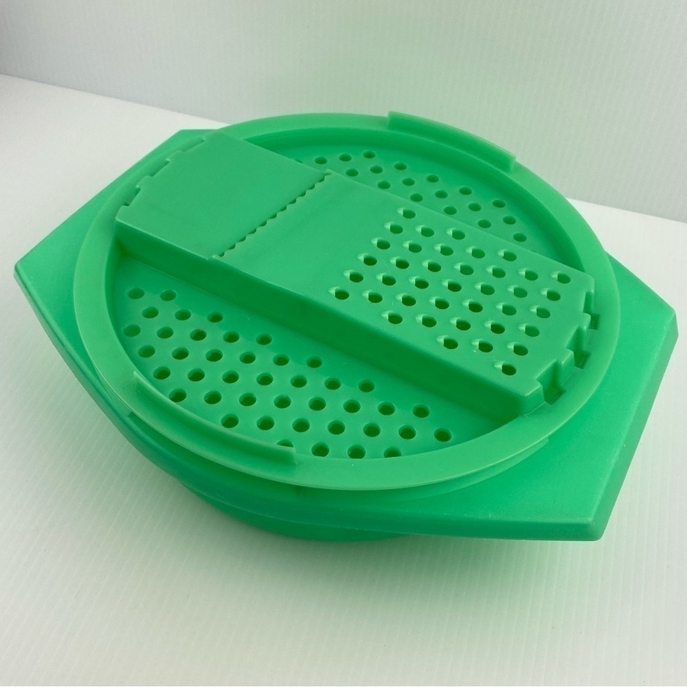Tupperware Vintage Grater Slicer Shredder with Bowl Green